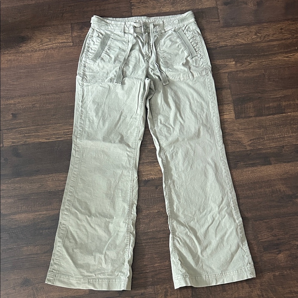 American Eagle low rise baggy flare pants size 8 long